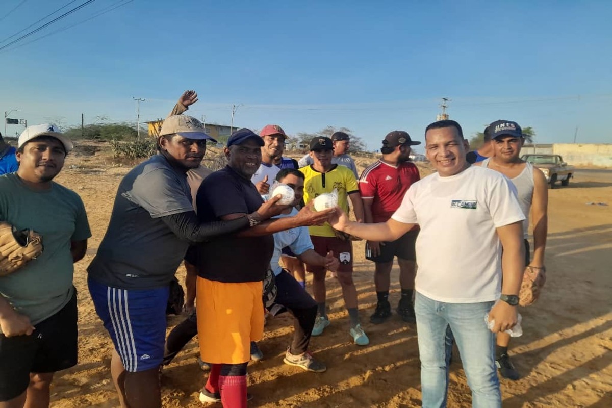 EN PENINSULA DE MACANAO. El Cambio, sale a las calles para incentivar la ayuda comunitaria y promover la participación activa en las próximas votaciones (3)