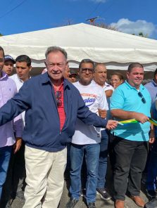 Gobernador Morel Rodríguez inauguró rehabilitación de calle Tucupita en Juan Griego