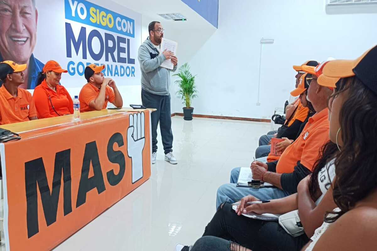 Foto 2 Militantes del MAS en Nueva Esparta se preparan para las elecciones del 25 de mayo