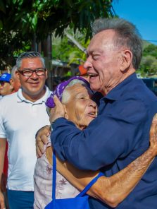 Morel Rodríguez fortalece el bienestar de las familias de Las Casitas con las cestas alimentarias