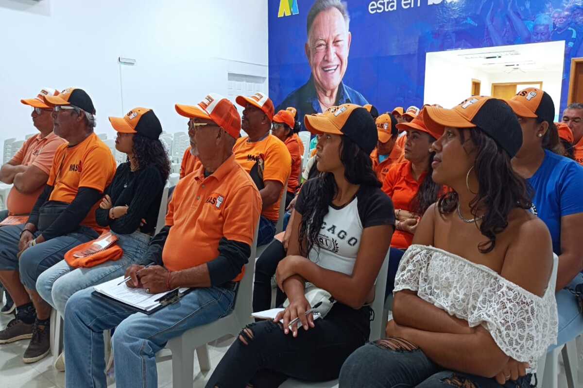 Foto 6 Militantes del MAS en Nueva Esparta se preparan para las elecciones del 25 de mayo