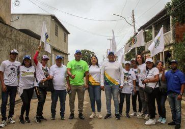Casa x Casa de Acción Democrática en el sector Cruz del Pastel