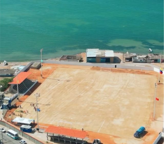 Más de 600 familias recibieron con entusiasmo la cesta alimentaria en el sector Las Villarroeles