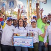 AD reafirma su compromiso con Morel a través de casa x casa en San Antonio