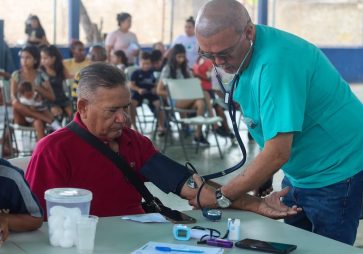 El partido Fuerza Vecinal beneficia a la comunidad de La Arboleda con atención médica
